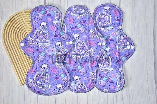 "Game Over" Serged Cloth Pad •  Cotton Spandex Topper • Wavy Stitched Core