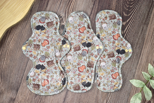 "Cat-tage Core" Serged Cloth Pad •  Cotton Spandex Topper • Wavy Stitched Core