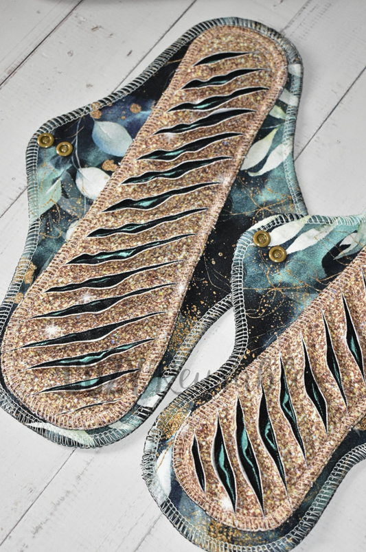 GUSHER "Stardust Grove" Exposed Core Serged Cloth Pad - Cotton Spandex & Flannel Toppers