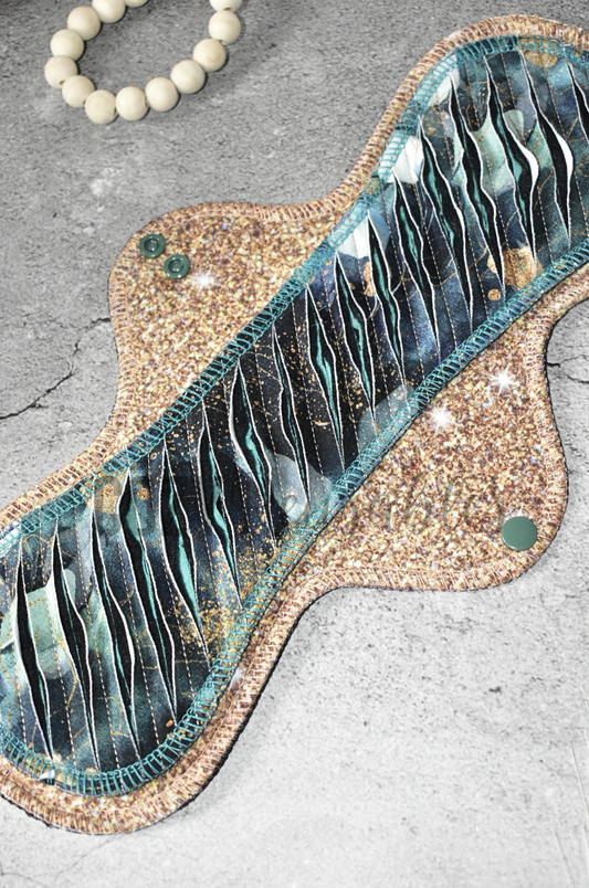 GUSHER "Botanical Stardust" Exposed Core Serged Cloth Pad - Cotton Spandex & Flannel Toppers