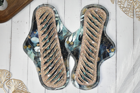 GUSHER "Stardust Grove" Exposed Core Serged Cloth Pad - Cotton Spandex & Flannel Toppers