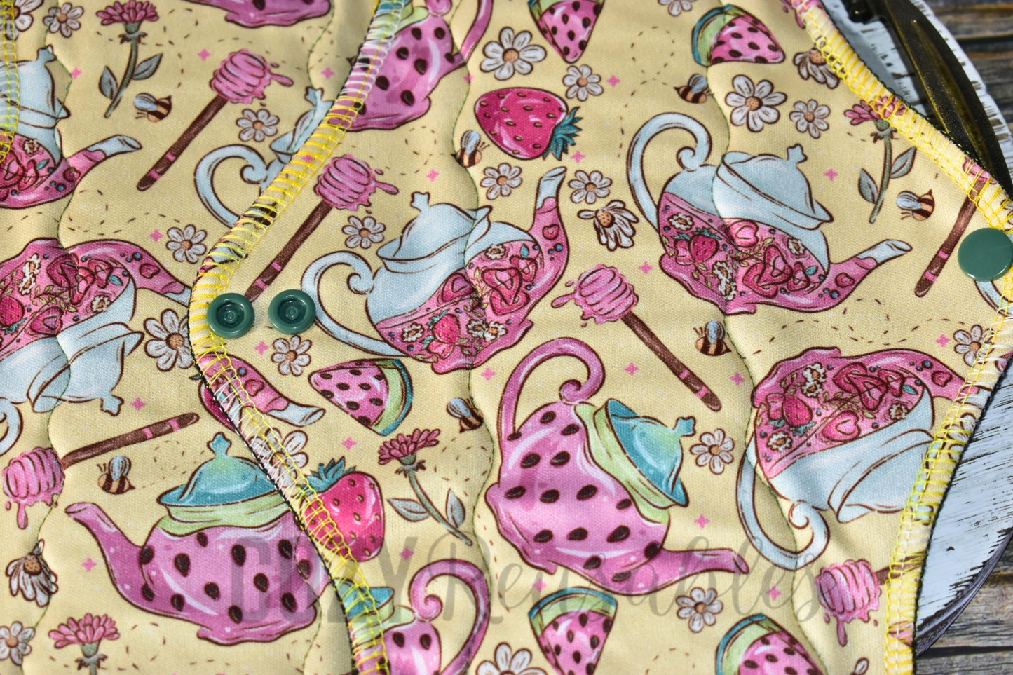 "Tea-berry Party"  Serged Cloth Pad •  Pique Topper • Wavy Stitched Core