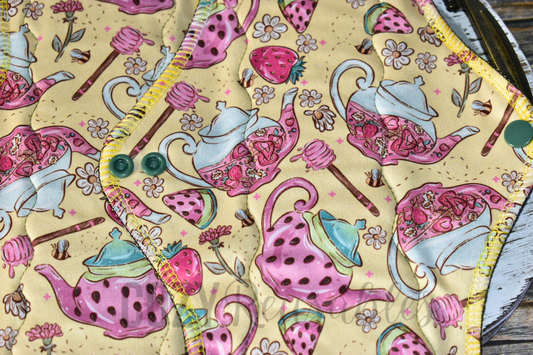 "Tea-berry Party"  Serged Cloth Pad •  Pique Topper • Wavy Stitched Core